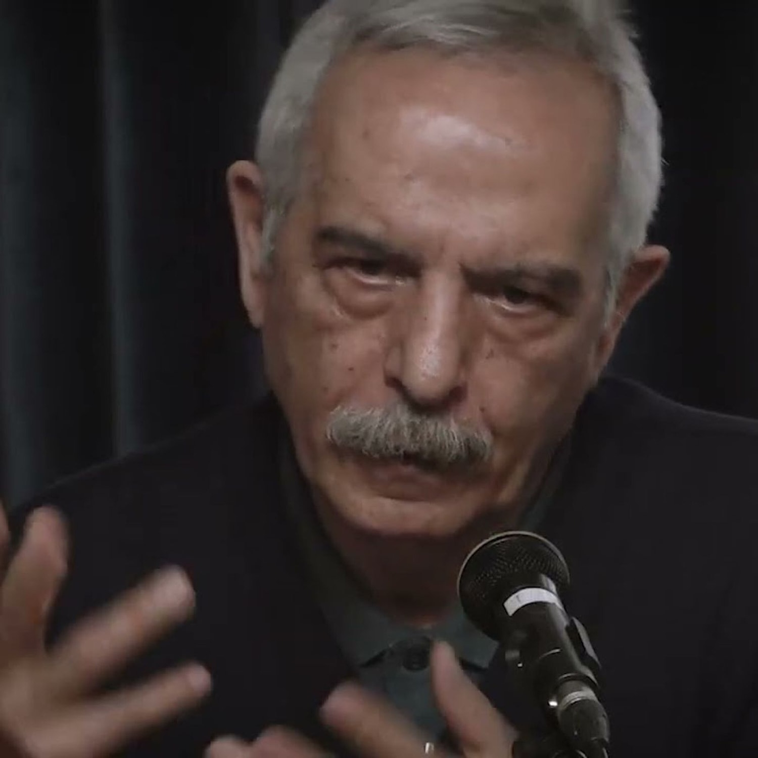 کاور گفتوگوی کمال اطهاری و محمد قاسمی: مسیرهای توسعه در ایران